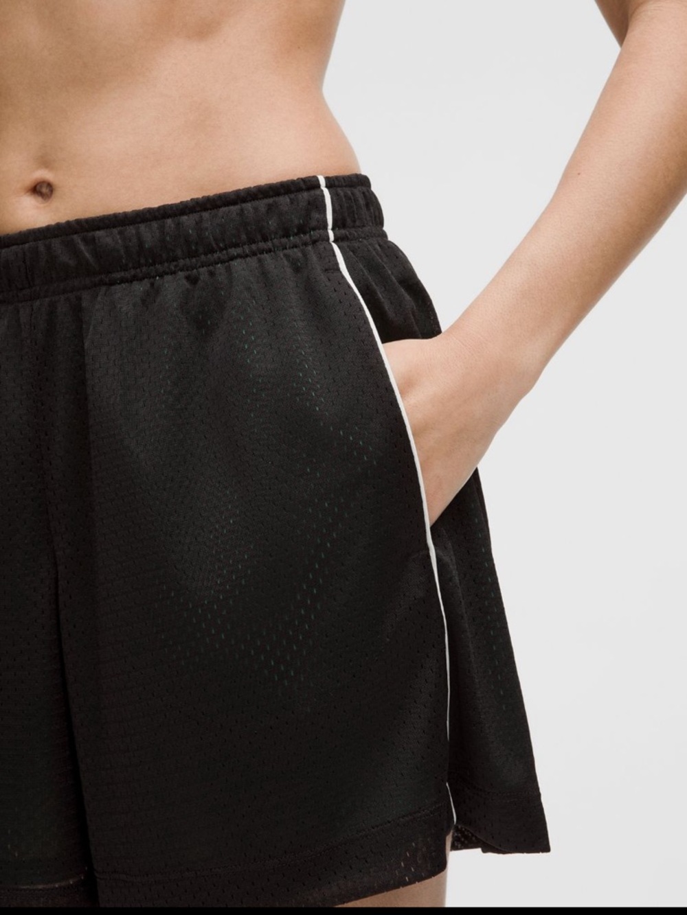 NWT-Lululemon Double-Layered Mesh Mid-Rise Shorts-5” Inseam-Womens Sz XL - Picture 5 of 12